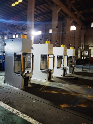 Houten behuizing/palletpakket Hydraulische drukmachine met maximale werkingssnelheid 20 m/min